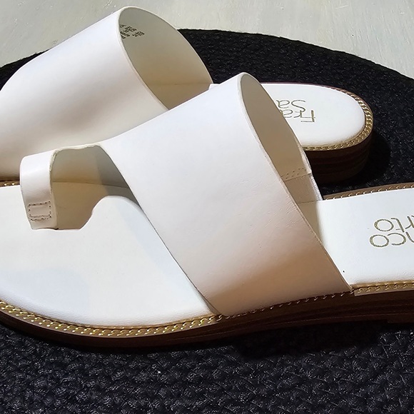 Beautiful Brand New Franco Sarto White Sandal trimmed with Gold 7.5 - Picture 2 of 2